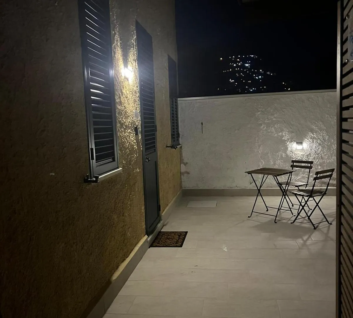 فندق Mondello House باليرمو بيت ضيافة